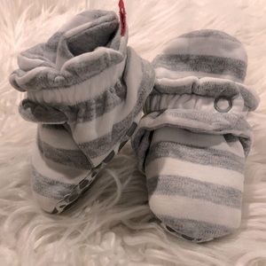 Zutano Organic Cotton Gripper Baby Bootie (6m) 🤍